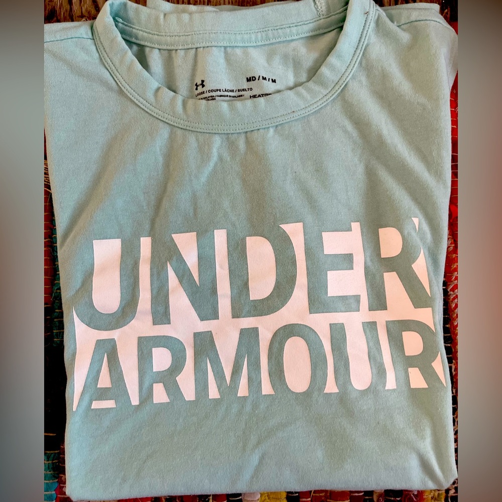 Never worn Light Blue Size Medium Loose Fitted Under Armour Women’s Tank Top✨